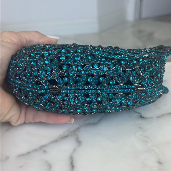 Elegant Rhinestone Blue Bird Clutch with cross body strap